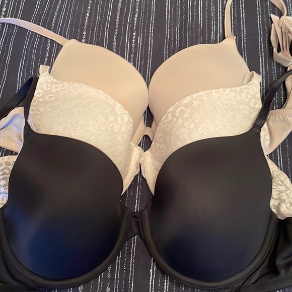PINK Victoria's Secret Other - Three PINK bras